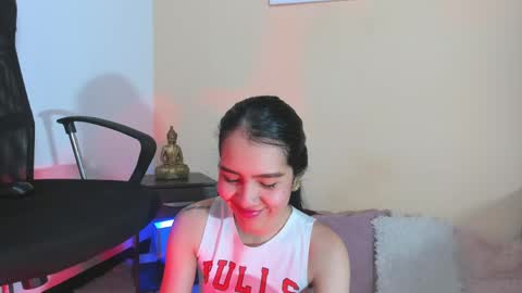 Alice  online show from April 11, 1:04 pm