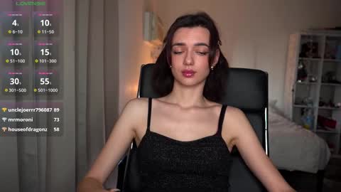 Snapshot of 0_perfect_imperfection_0 chatting on February 6, 11:52 pm Olivia online show from February 6, 11:52 pm