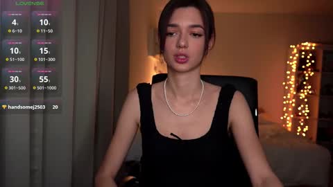 Snapshot of 0_perfect_imperfection_0 chatting on February 24, 1:36 am Olivia online show from February 24, 1:36 am