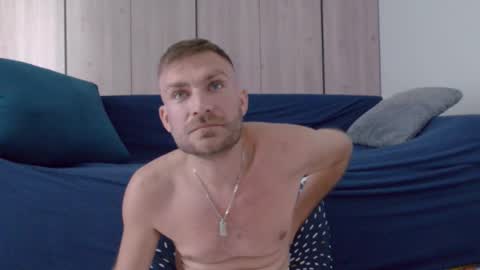 10in_deluxe online show from October 15, 7:19 am