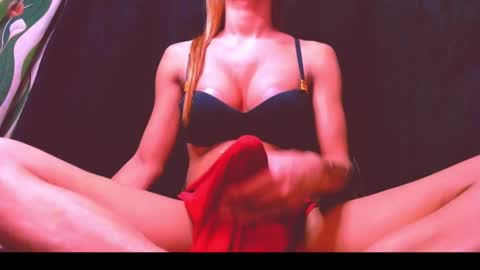 Snapshot of 11inchmistressxxlyka chatting on February 4, 4:29 pm CALL ME BABY online show from February 4, 4:29 pm