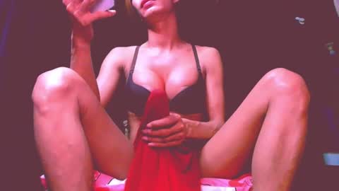 Snapshot of 11inchmistressxxlyka chatting on March 3, 9:37 pm CALL ME BABY online show from March 3, 9:37 pm