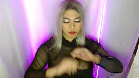 Snapshot of 11inchsinglecious chatting on January 16, 7:28 am HUGECOCK online show from January 16, 7:28 am