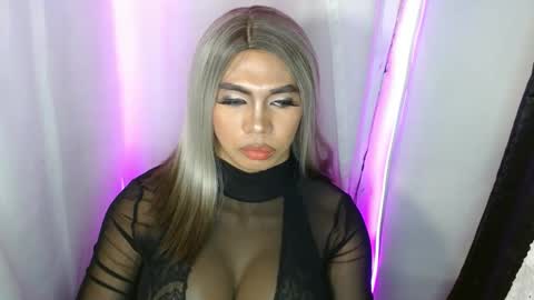 Snapshot of 11inchsinglecious chatting on January 23, 9:18 am HUGECOCK online show from January 23, 9:18 am