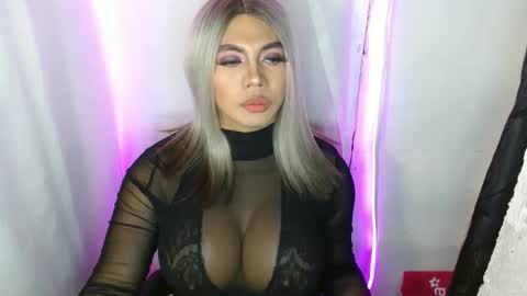 Snapshot of 11inchsinglecious chatting on January 23, 3:11 pm HUGECOCK online show from January 23, 3:11 pm