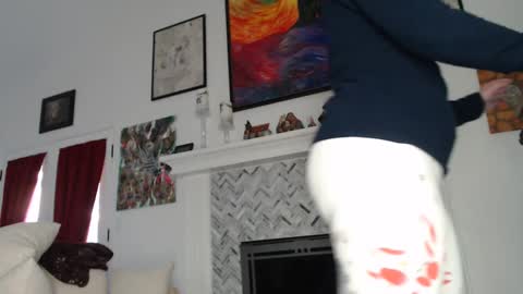 Aurora Willows online show from January 19, 1:55 pm