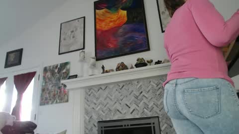 Aurora Willows online show from January 24, 3:55 pm