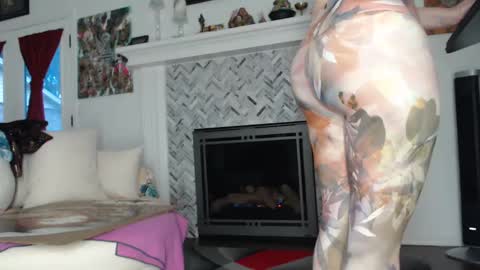 Aurora Willows online show from January 30, 1:42 pm