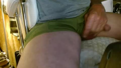 Snapshot of 13xxx20 chatting on February 14, 11:07 am Absentee online show from February 14, 11:07 am