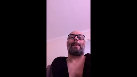 Snapshot of 15chells chatting on March 22, 10:18 am 15chells online show from March 22, 10:18 am