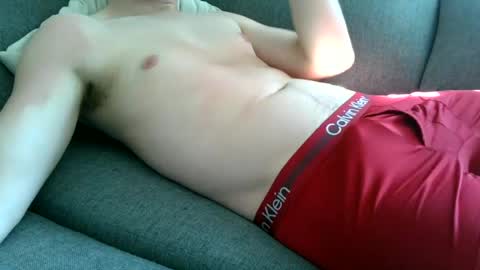 Snapshot of 18chillin chatting on June 19, 7:28 pm 18chillin online show from June 19, 7:28 pm