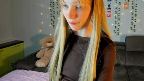 Kira online show from March 20, 6:13 pm