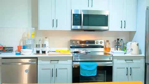 Tong  Ralph online show from March 29, 11:38 pm