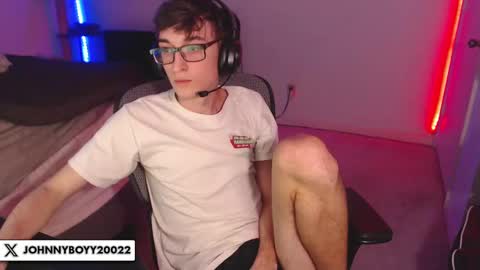 Snapshot of 18yrboyhot chatting on September 10, 1:05 am 19yrboyhot online show from September 10, 1:05 am