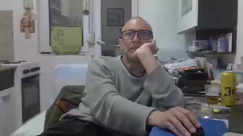 1973man online show from March 25, 10:49 pm