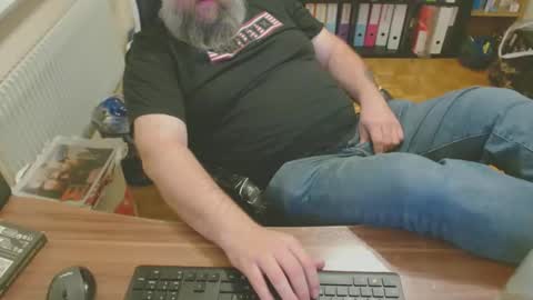 Snapshot of 19cooch89 chatting on March 20, 2:05 am 19cooch89 online show from March 20, 2:05 am