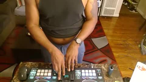 Snapshot of 19ericb68 chatting on February 6, 5:35 am Mr. E the BBC online show from February 6, 5:35 am