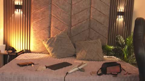 anya online show from October 24, 7:43 pm