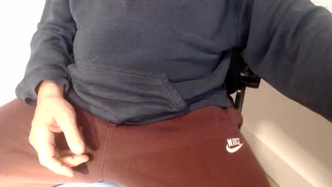 Snapshot of 1dad2plz chatting on February 14, 10:34 am i erupt if you suck ur nipples 4 me and look at the camera while watching me online show from February 14, 10:34 am