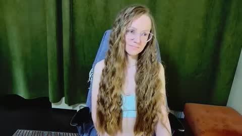 Snapshot of 1goldilocks chatting on February 26, 3:33 pm online show from February 26, 3:33 pm