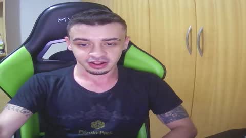 Snapshot of 1good_vibes1 chatting on February 12, 5:02 am 1good_vibes1 online show from February 12, 5:02 am