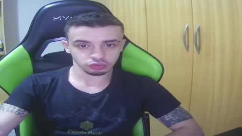 Snapshot of 1good_vibes1 chatting on February 15, 4:31 am 1good_vibes1 online show from February 15, 4:31 am