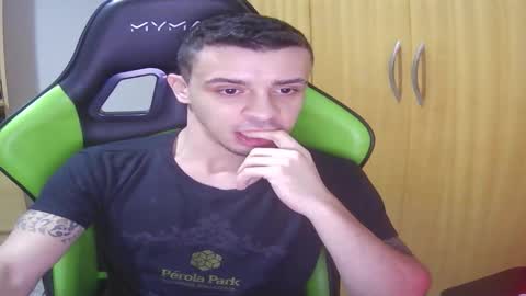 Snapshot of 1good_vibes1 chatting on February 21, 5:41 am 1good_vibes1 online show from February 21, 5:41 am