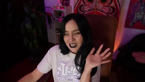 1hannamontana online show from May 16, 12:07 am