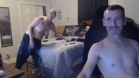 1hotcouple2c online show from October 11, 12:10 am