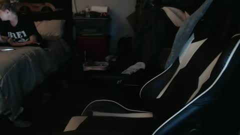 1hotcouple2c online show from November 15, 10:12 am