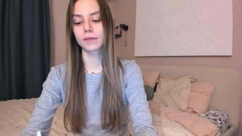 Lily 3 online show from December 7, 8:49 pm