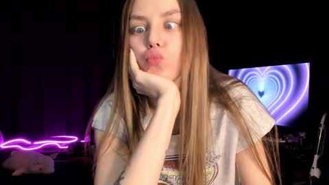 Lily 3 online show from February 11, 7:48 pm