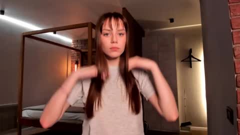 Snapshot of 1i1ypa1mer chatting on February 27, 6:52 pm Lily 3 online show from February 27, 6:52 pm