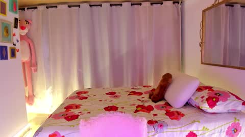 laiaa rivas online show from November 25, 2:55 am