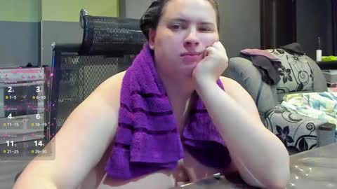 1LINDSEY1 online show from November 9, 2:04 pm