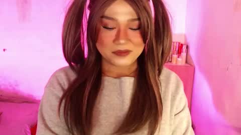 1lovelymess online show from April 12, 5:12 am