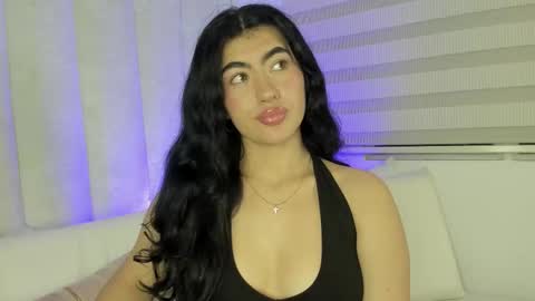 Snapshot of 1m_emily chatting on October 13, 2:11 am . online show from October 13, 2:11 am