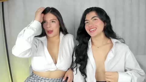 Snapshot of 1m_emily chatting on November 14, 10:18 pm . online show from November 14, 10:18 pm