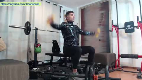 Snapshot of 1manshow11 chatting on January 6, 11:03 am 1manshow11 online show from January 6, 11:03 am