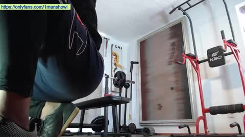 Snapshot of 1manshow11 chatting on February 1, 4:05 pm 1manshow11 online show from February 1, 4:05 pm