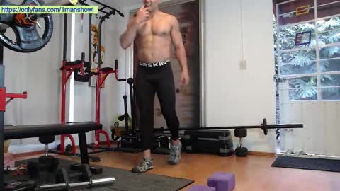 Snapshot of 1manshow11 chatting on February 17, 11:22 pm 1manshow11 online show from February 17, 11:22 pm