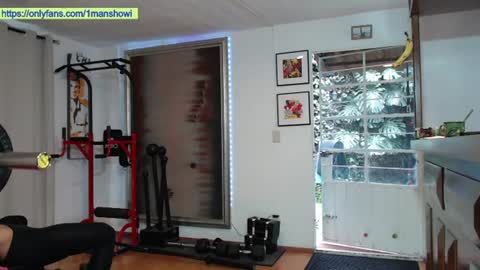 Snapshot of 1manshow11 chatting on June 9, 10:10 pm 1manshow11 online show from June 9, 10:10 pm