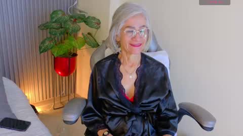 Snapshot of 1miss_monserrate chatting on July 15, 2:22 pm Miss Monserrate online show from July 15, 2:22 pm