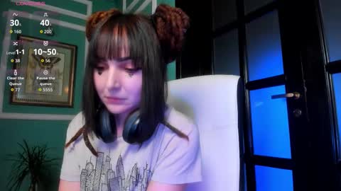 Moona  online show from November 2, 2:41 pm