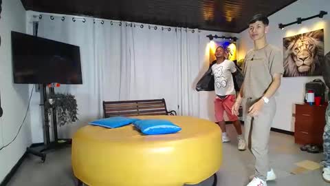 Snapshot of 1pushman chatting on February 21, 12:39 pm pushman online show from February 21, 12:39 pm