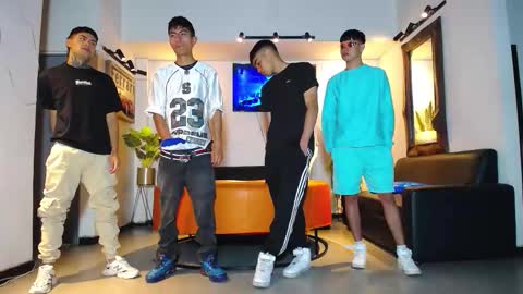 Snapshot of 1pushman chatting on February 24, 2:04 pm pushman online show from February 24, 2:04 pm