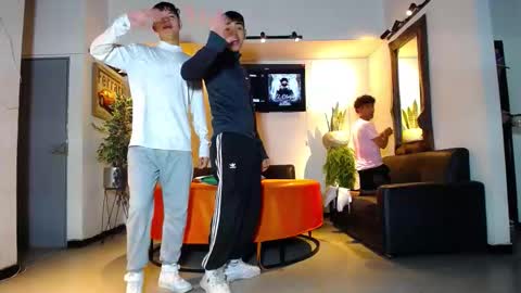 Snapshot of 1pushman chatting on February 28, 1:45 pm pushman online show from February 28, 1:45 pm