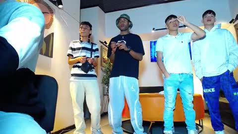 Snapshot of 1pushman chatting on March 4, 1:50 pm pushman online show from March 4, 1:50 pm