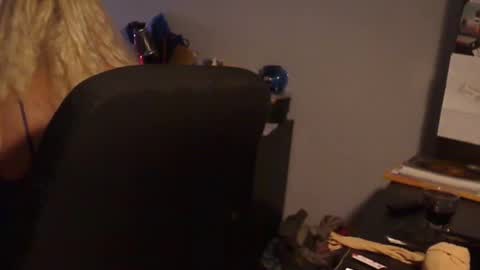 Susan online show from December 5, 1:47 am