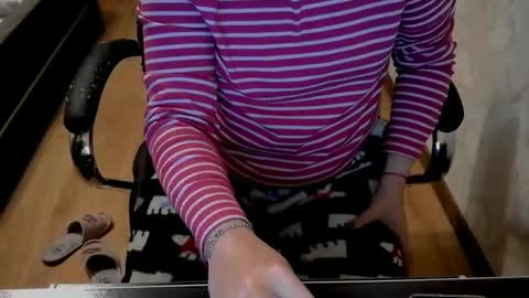 Snapshot of 1your_hot_girls chatting on October 21, 5:57 pm 1your_hot_girls online show from October 21, 5:57 pm